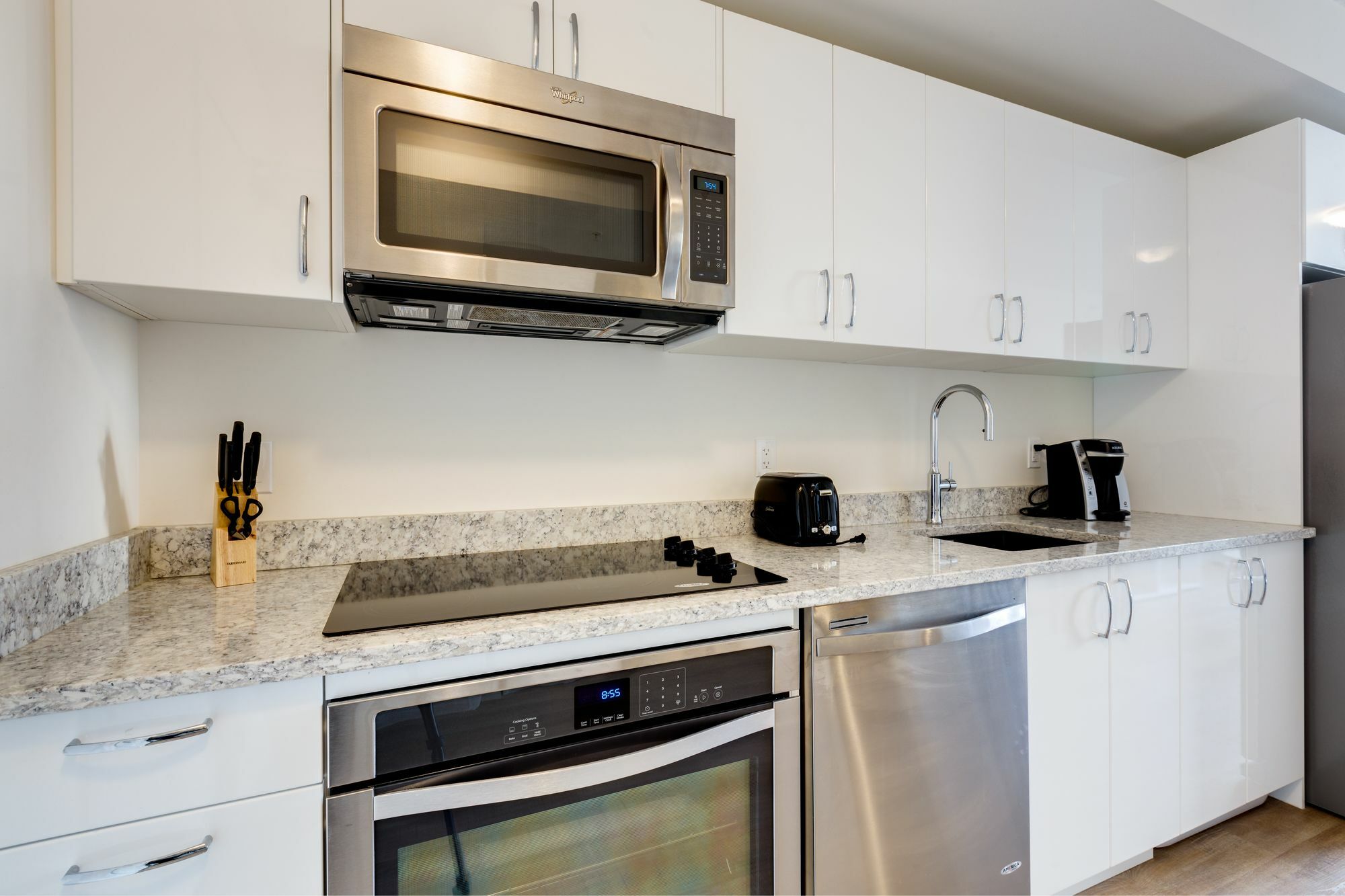 Suite Digs N3 YYC Exteriör bild