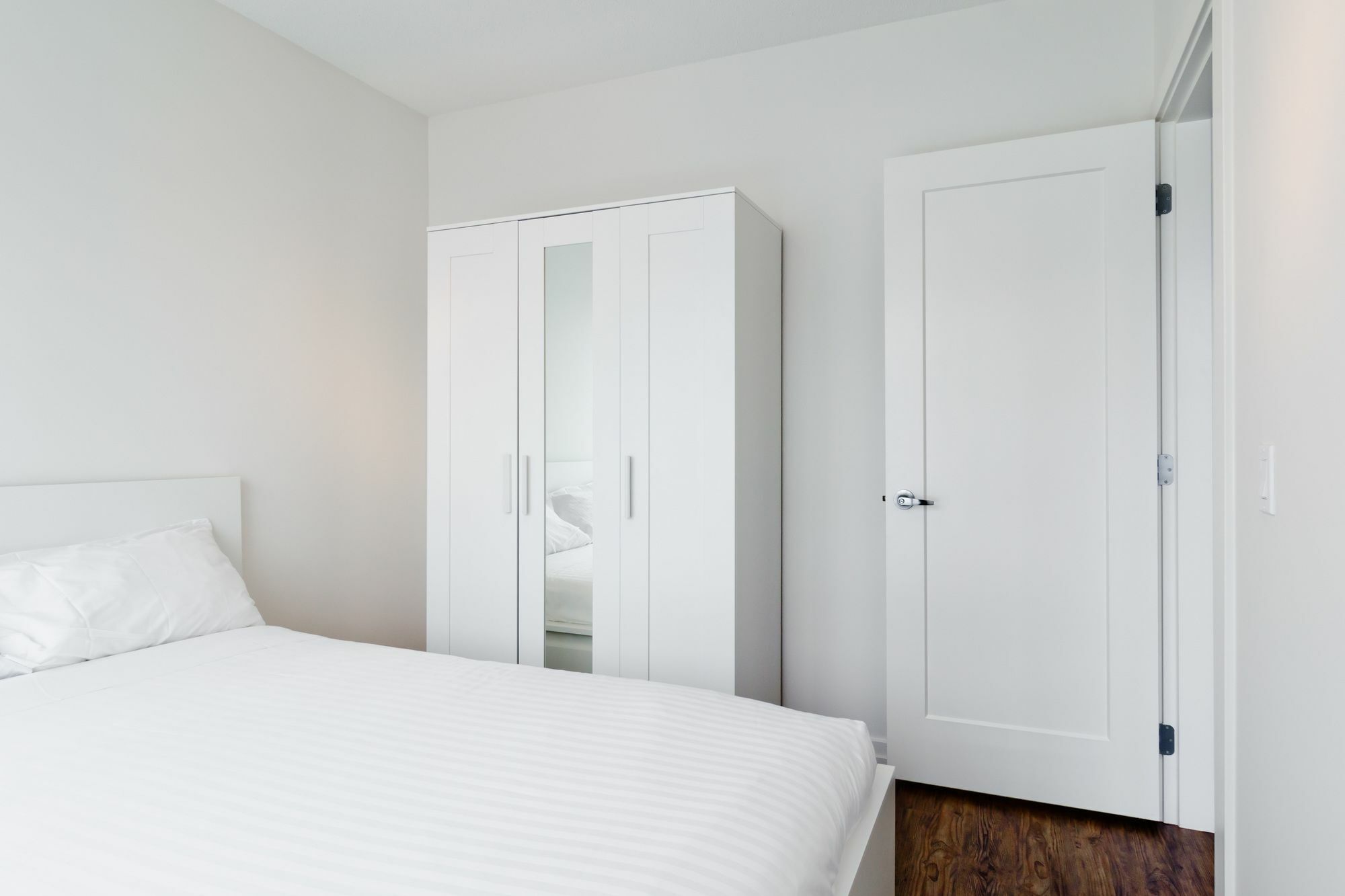 Suite Digs N3 YYC Exteriör bild