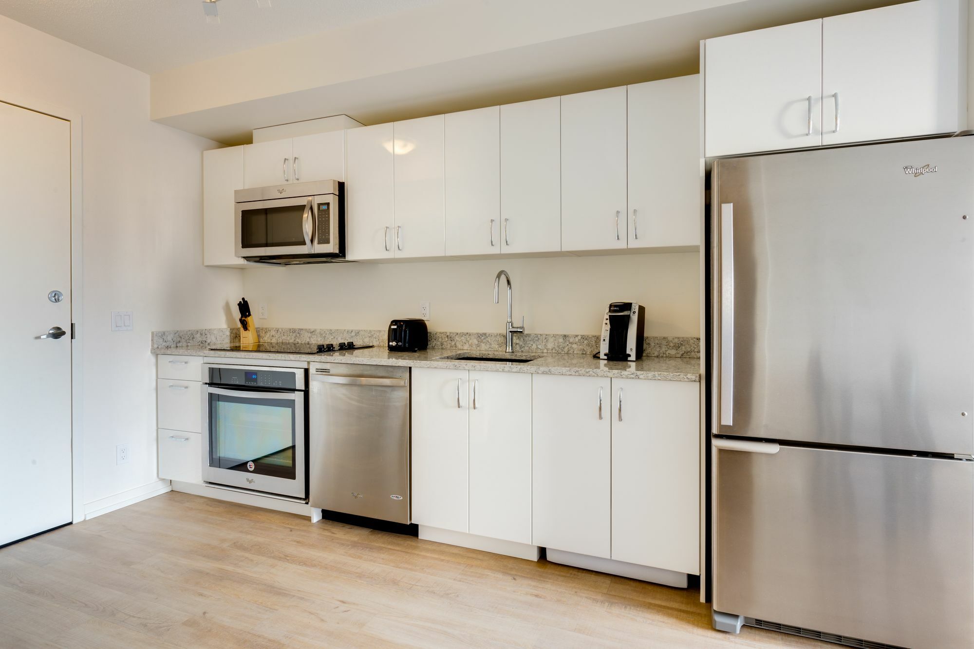 Suite Digs N3 YYC Exteriör bild