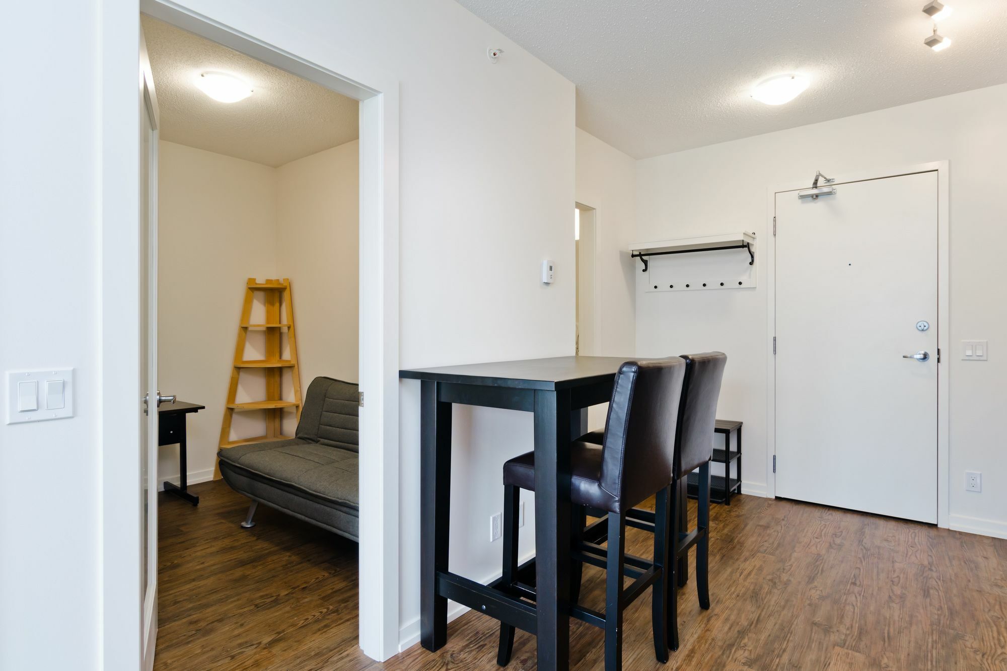 Suite Digs N3 YYC Exteriör bild