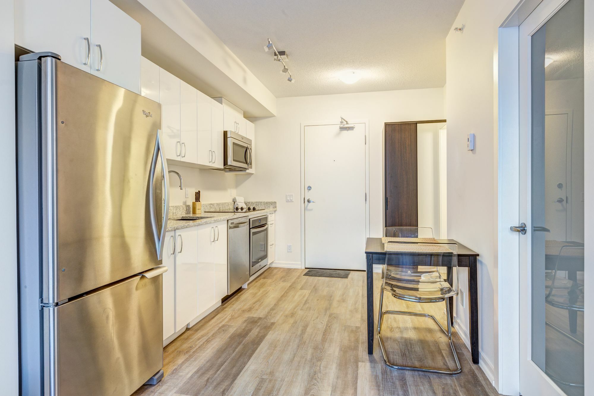 Suite Digs N3 YYC Exteriör bild