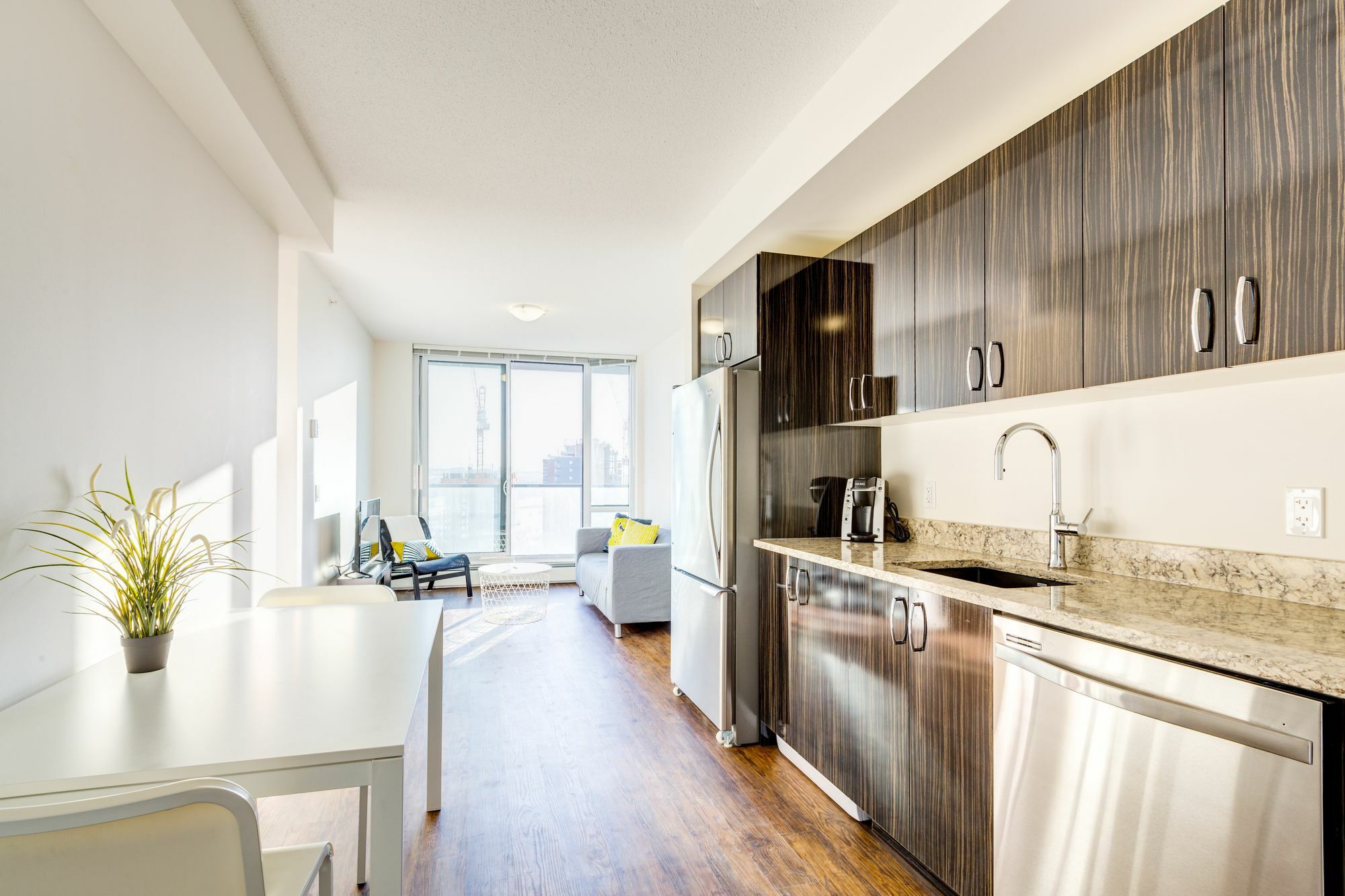 Suite Digs N3 YYC Exteriör bild