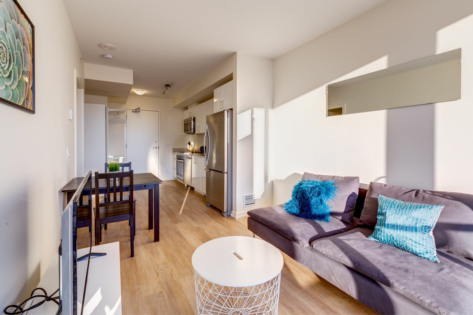 Suite Digs N3 YYC Exteriör bild